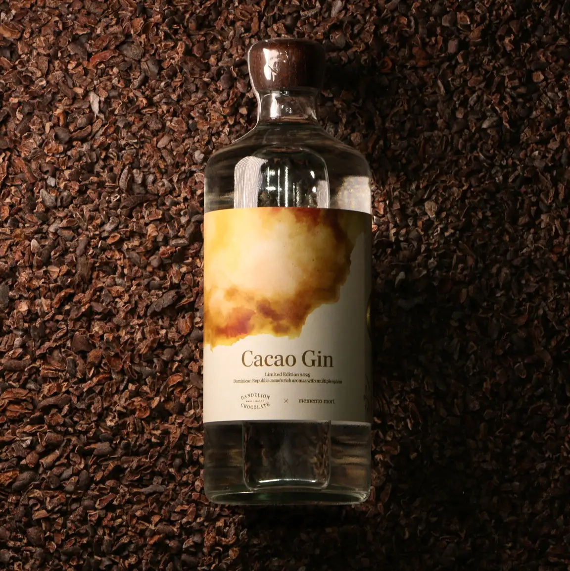 アルケミエ辰巳蒸留所xダンデライオンCHOCOLATE GIN 2020　45% ダンデライオン・チョコレートからクラフトジン、オー・ド・ビーの