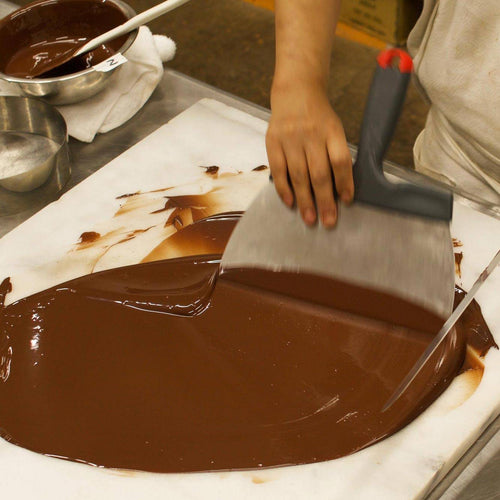 チョコレートのテンパリング、自宅でおすすめの方法をシェフが解説